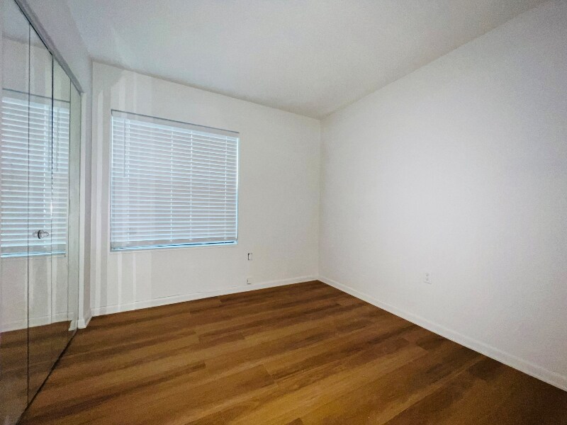 3700 Southpointe Dr in Orlando, FL - Building Photo