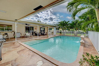 22137 Serenata Cir E in Boca Raton, FL - Building Photo - Building Photo