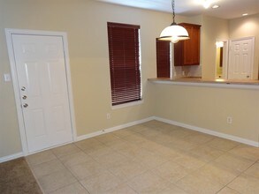 408 Channel View Ct in Desoto, TX - Foto de edificio - Building Photo