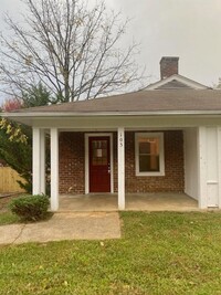 103 Morgan St in Swannanoa, NC - Foto de edificio - Building Photo