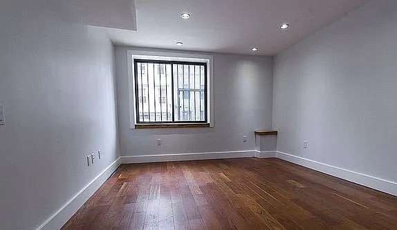 18 Jefferson St in Brooklyn, NY - Foto de edificio - Building Photo