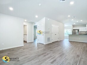 6357 Spinnaker Blvd in Englewood, FL - Building Photo - Building Photo