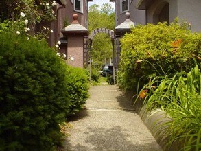 785 Washington St in Brookline, MA - Building Photo - Building Photo