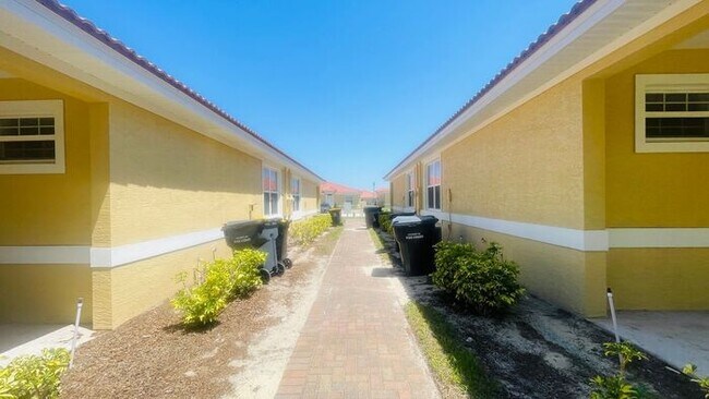 1645 Cumin Dr in Poinciana, FL - Building Photo - Building Photo
