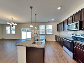 13029 Wishsong Ct in Charlotte, NC - Foto de edificio - Building Photo