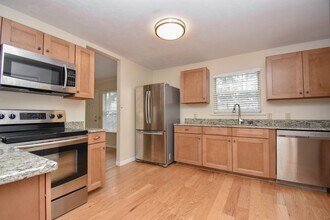 710 NW 54th Terrace in Gainesville, FL - Building Photo - Building Photo