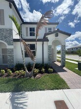 2652 SE 28th St in Homestead, FL - Building Photo - Building Photo