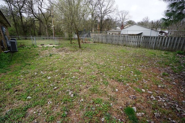 101 E Grand Ave in Van Buren, AR - Building Photo - Building Photo
