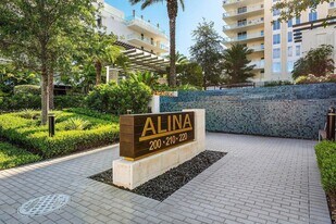 220 SE Mizner Blvd, Unit 201 in Boca Raton, FL - Building Photo
