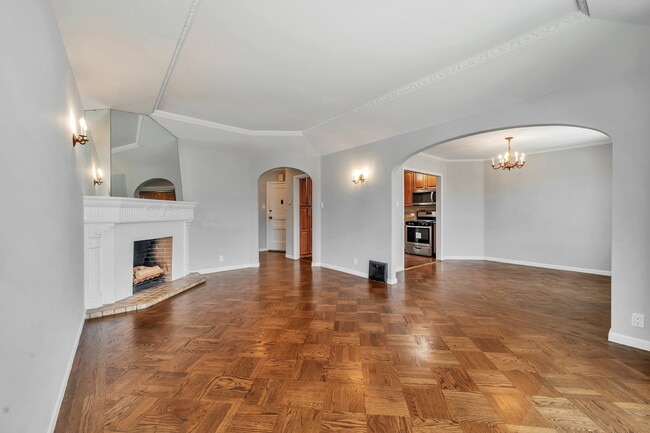 property at 91 Middlefield Dr