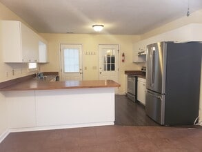 334 Woodberry Cir in Raeford, NC - Building Photo - Building Photo