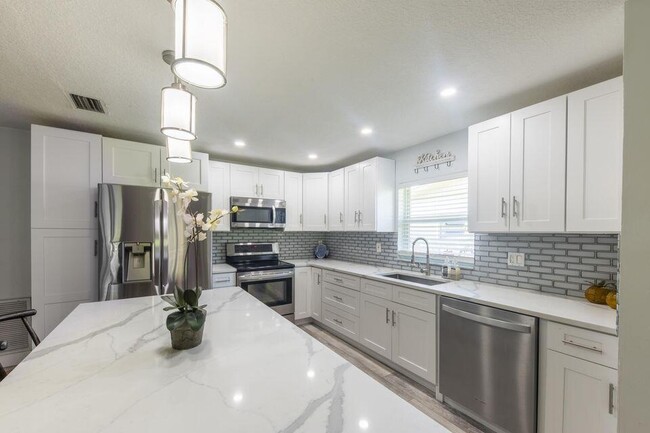 property at 13401 Vía Vesta