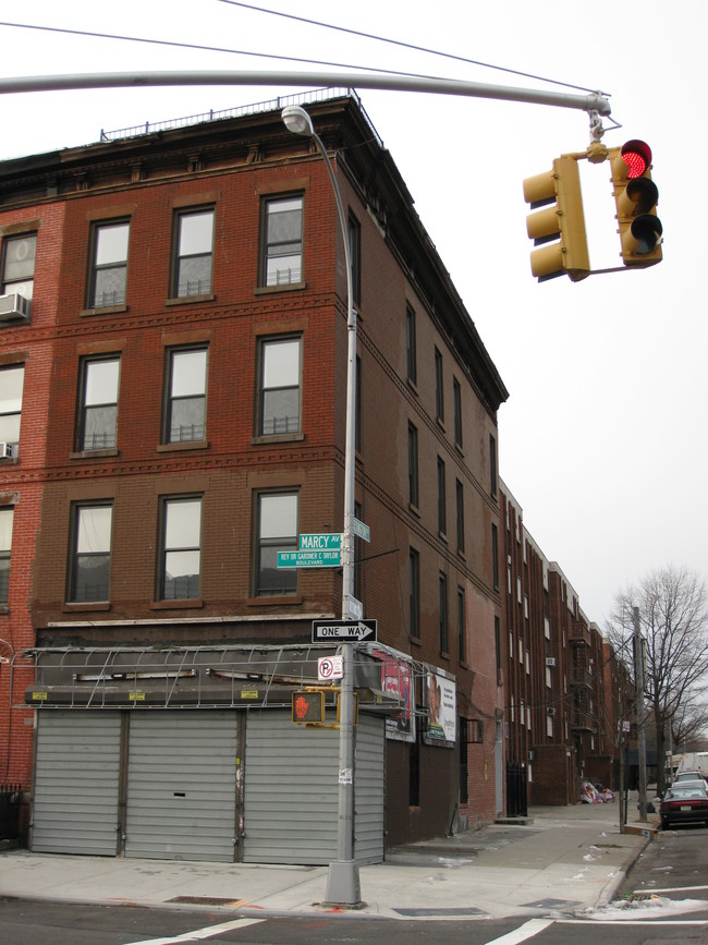 756 Marcy Ave in Brooklyn, NY - Building Photo - Building Photo