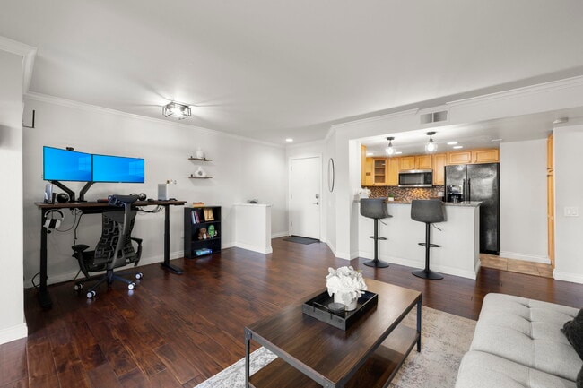 15273 Maturin Dr, Unit 32 in San Diego, CA - Foto de edificio - Building Photo