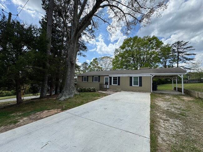 property at 5910 Peco Ln