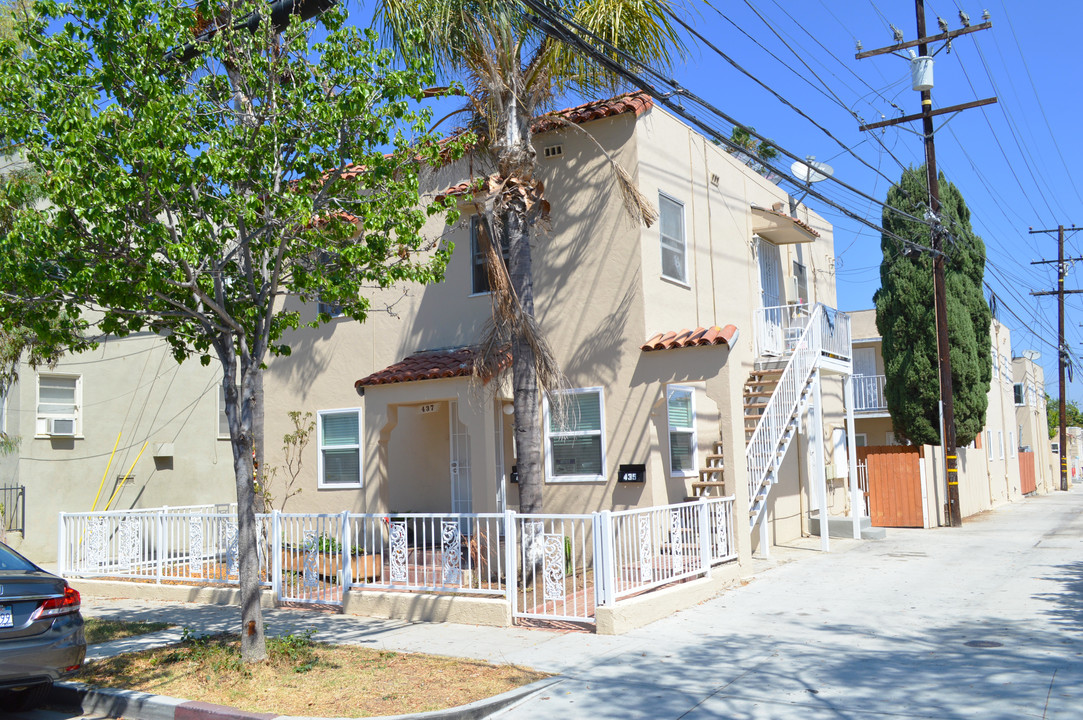 435-437 W 11th St in Long Beach, CA - Building Photo