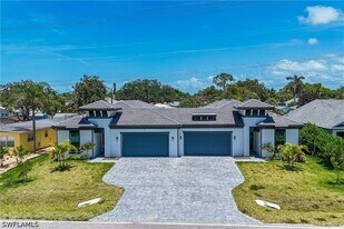 837 91st Ave N in Naples, FL - Building Photo