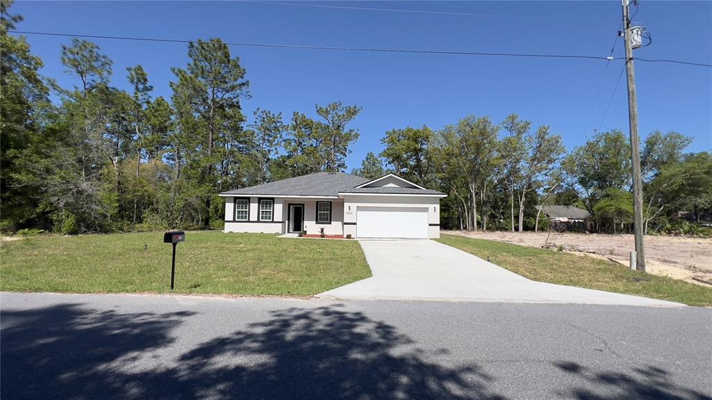 8293 N Amboy Dr in Citrus Springs, FL - Building Photo