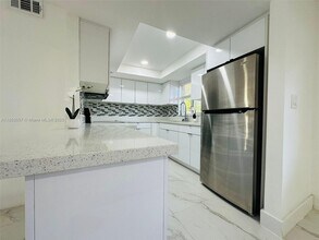414 SE 14th St in Fort Lauderdale, FL - Foto de edificio - Building Photo