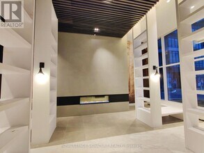 2485 Taunton Rd in Oakville, ON - Building Photo - Building Photo