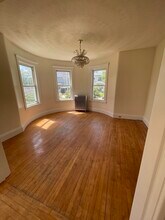 137 Vernon St in Worcester, MA - Building Photo - Building Photo