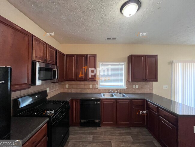 7151 Flagstone Pl in Union City, GA - Building Photo - Building Photo