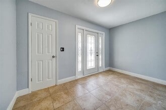 17596 1st St E in Redington Shores, FL - Building Photo - Building Photo