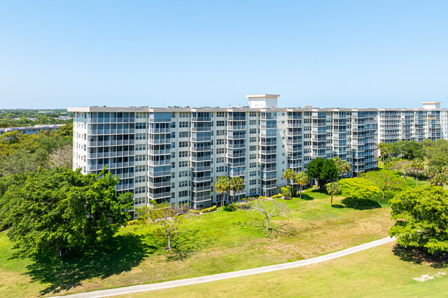 Palm-Aire Building 113 in Pompano Beach, FL - Building Photo - Building Photo