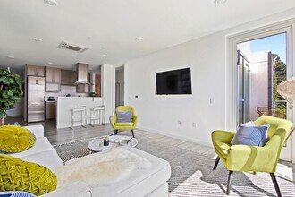 The Stanford West in Santa Monica, CA - Building Photo - Building Photo