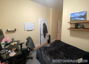 183 River St, Unit 2 in Cambridge, MA - Building Photo
