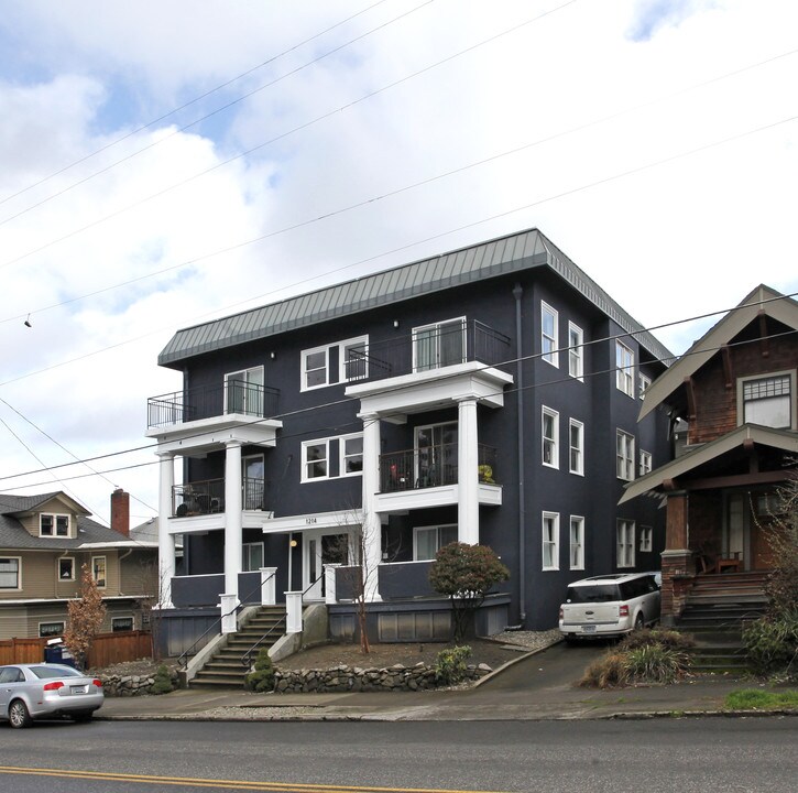 The Bruce Apartments in Portland, OR - Foto de edificio