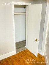 261 Lyndhurst Pl in Lexington, KY - Building Photo - Building Photo