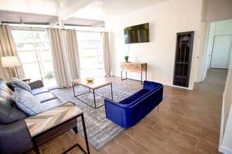 604 E 8th St in Davis, CA - Building Photo - Building Photo