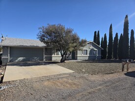 2751 N Indian Wells Dr in Prescott Valley, AZ - Building Photo