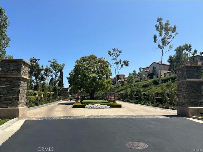 9 Veroli Ct, Unit 12 in Newport Beach, CA - Building Photo - Building Photo