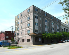 Penn Towers Apartments in Indiana, PA - Foto de edificio - Building Photo