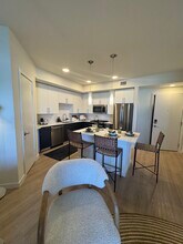 18401 W Dixie Hwy, Unit 522 in Miami, FL - Building Photo - Building Photo