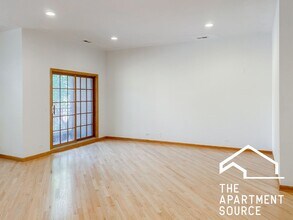 3338 N Sheffield Ave in Chicago, IL - Building Photo - Building Photo