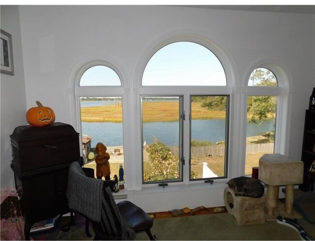 242 Market St, Unit 2 in Warren, RI - Building Photo - Building Photo