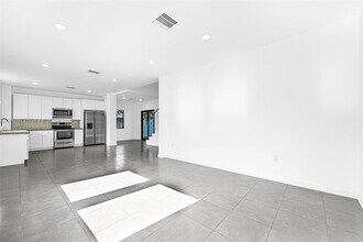 18750 SW 117th Ave in Miami, FL - Building Photo - Building Photo