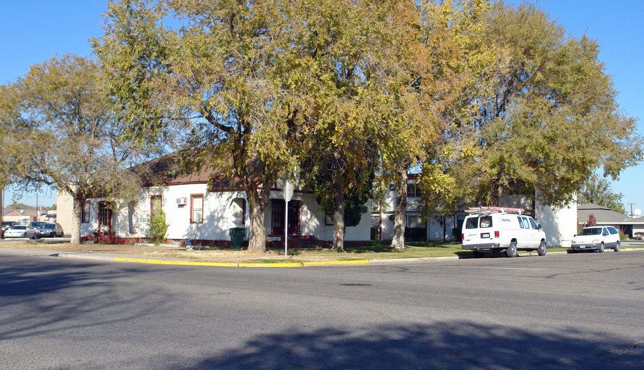 489 SW 5th Ave in Ontario, OR - Building Photo