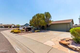 3827 W Meadow Dr in Glendale, AZ - Building Photo - Building Photo