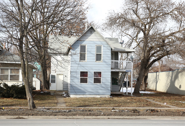 1742 E Grand Ave in Des Moines, IA - Foto de edificio - Building Photo