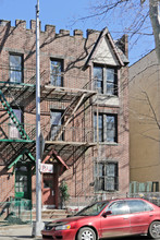 18-21 Ditmars Blvd in Astoria, NY - Building Photo - Building Photo