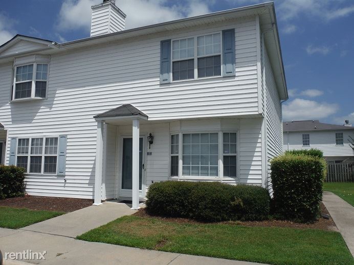 3835 Sterling Pointe Dr-Unit -Unit 8 in Winterville, NC - Foto de edificio