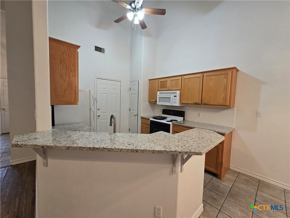 109 Quail Run Dr in San Marcos, TX - Foto de edificio