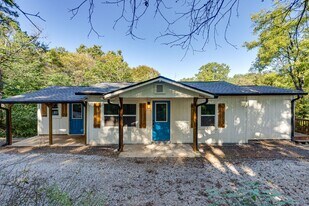 22 Ridgeland Cir in Rossville, GA - Building Photo