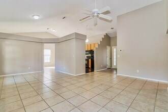 1546 River Oaks Dr in Tarpon Springs, FL - Building Photo - Building Photo