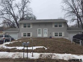 802 W 25th Ave in Bellevue, NE - Building Photo