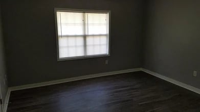 120 Joe Powell Ln in Jacksonville, NC - Foto de edificio - Building Photo